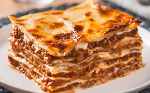 How to make lasagna with minced meat and bechamel