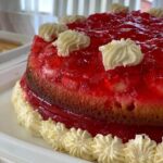 How to make a delicious cake with jelly and banana?